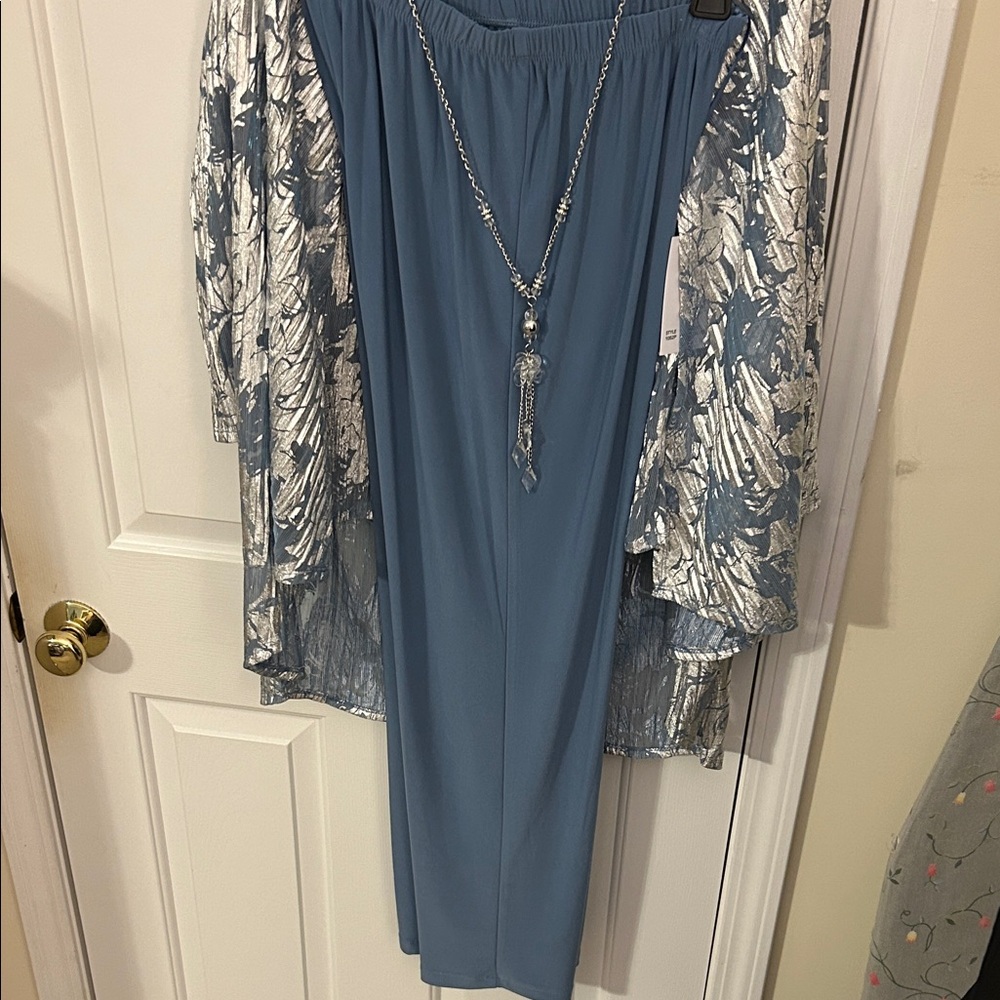 R&M Richards Blue and White 3 piece Set - Picture 6 of 8